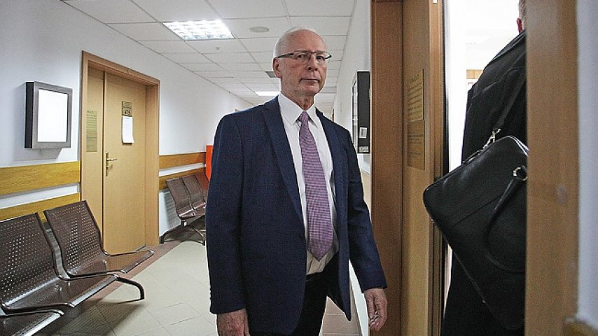 Jerzy Zięba porównał chemioterapię do cyklonu B ►