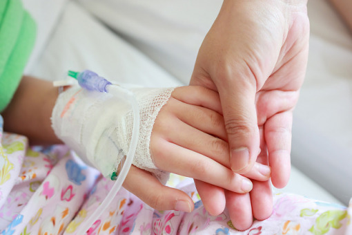 Refundacja na lek podskórny dla dzieci z hemofilią. Jest odpowiedź resortu