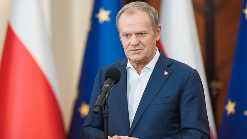Donald Tusk: Jakiś patałach zajmował się szczepionkami ►