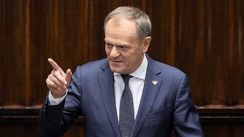 Donald Tusk bronił, atakując – co z dymisją minister zdrowia? ►