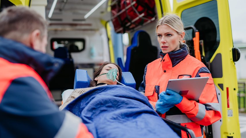 Karetki dla ciężarnych jak pocałunek śmierci dla szpitali ►