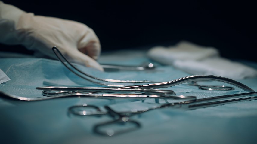 26 tys. zł za godzinę dla neurochirurgów. Mamy nowe informacje